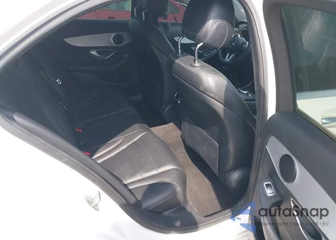 2019 Mercedes-Benz C 300 z USA, uszkodzony, nr VIN 55SWF8DB0KU308453